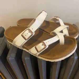 Girls Birkenstocks size 33